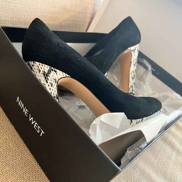 NINE WEST black suede pumps size US 9 - Picture 4 of 6
